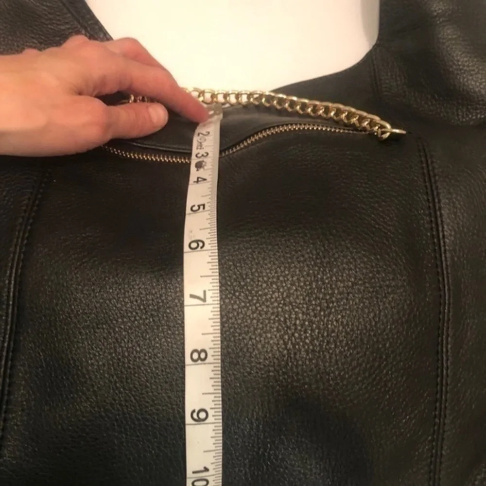 Vince camuto black leather Zoe hobo expandable bag